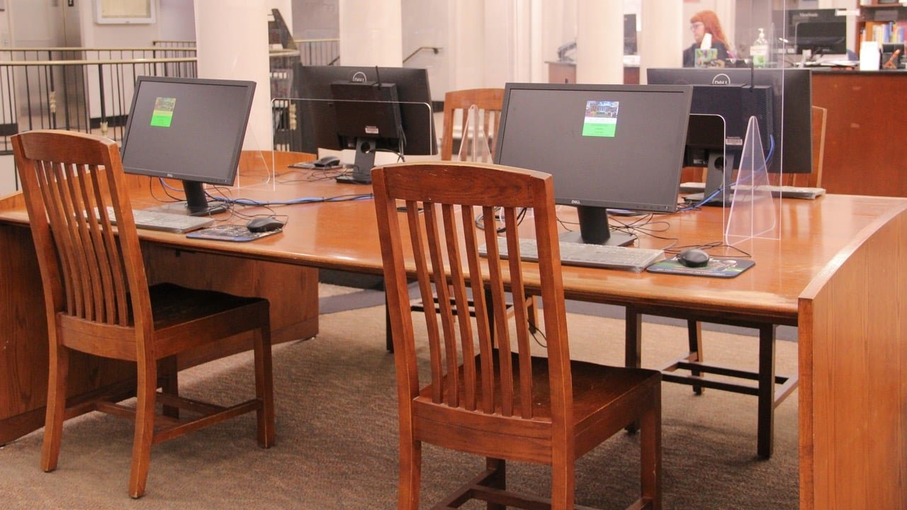 Public computers at FLPL